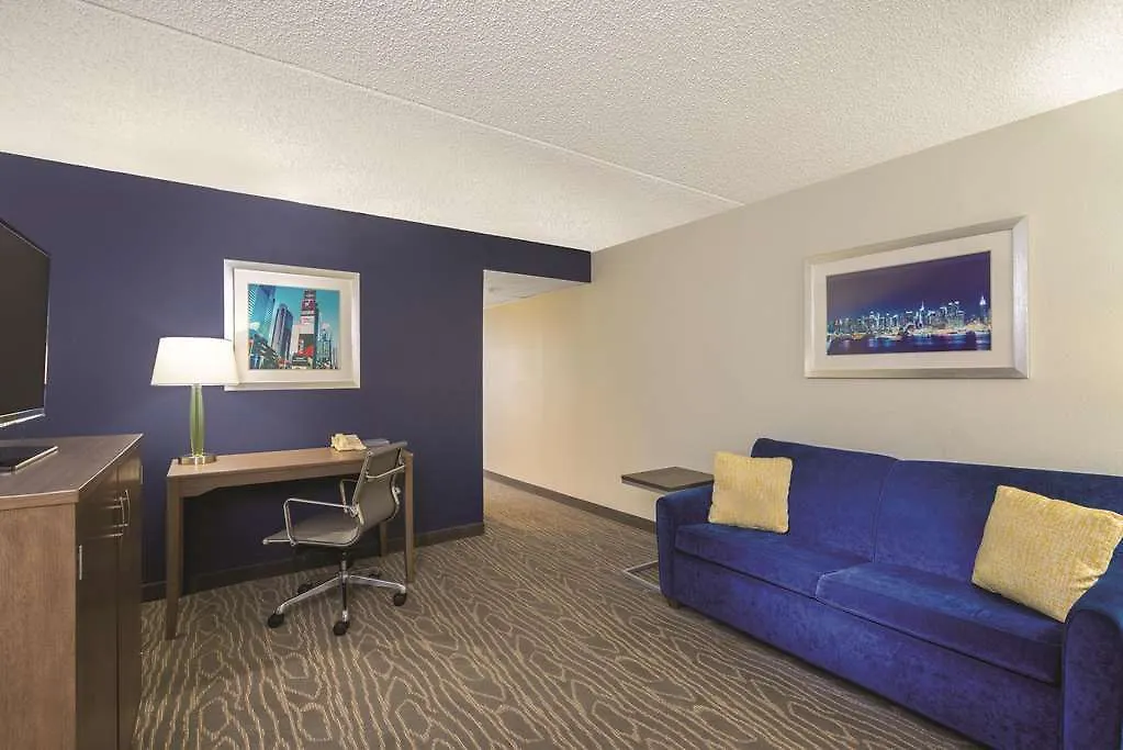 La Quinta By Wyndham Secaucus Meadowlands Hotel
